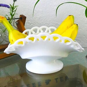 Charming Vintage Midcentury L.E. Smith Milk Glass Lacy Edged Banana Dish 40s 50s